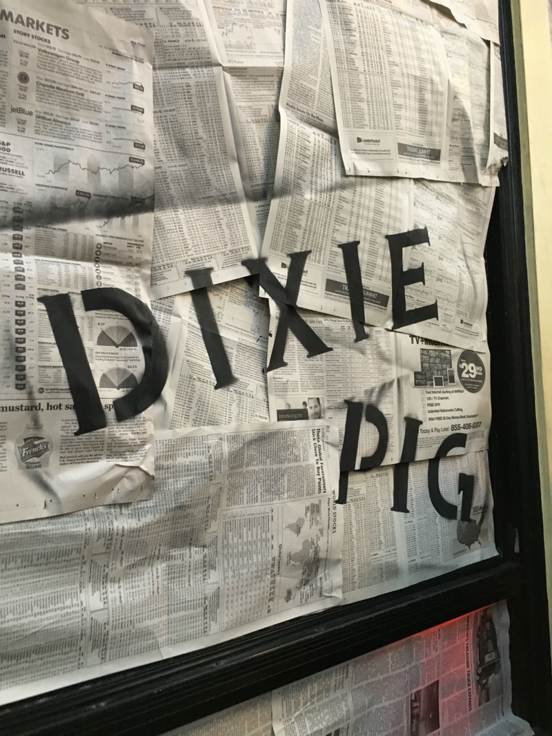 Illustration for article titled A San Diego Bar Transformed Into The Dark Tower's Dixie Pig Last Night